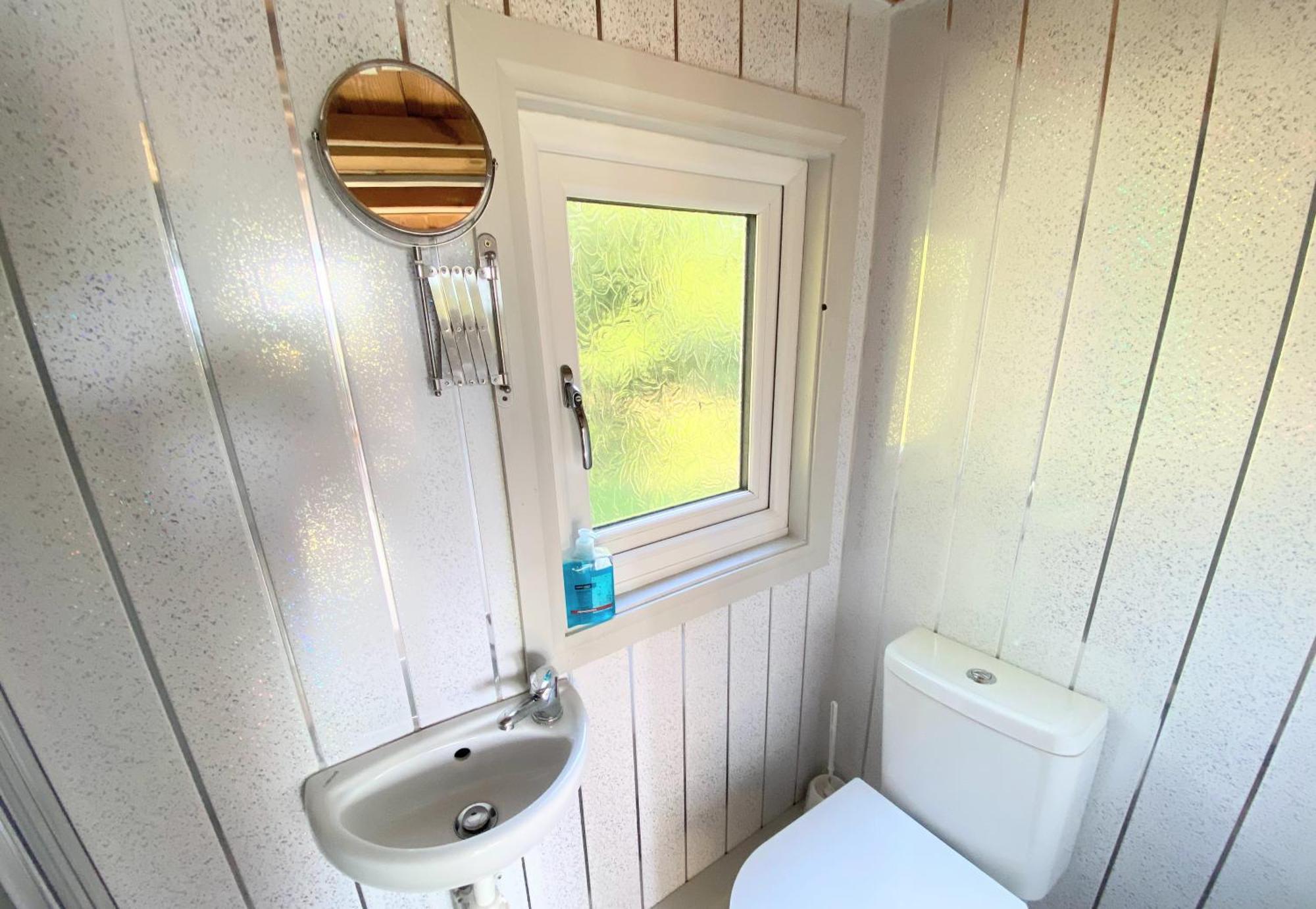 فيلا Blair Tiny House With Private Hot Tub - Fife - Loch Leven - Lomond Hills دنفرملاين المظهر الخارجي الصورة
