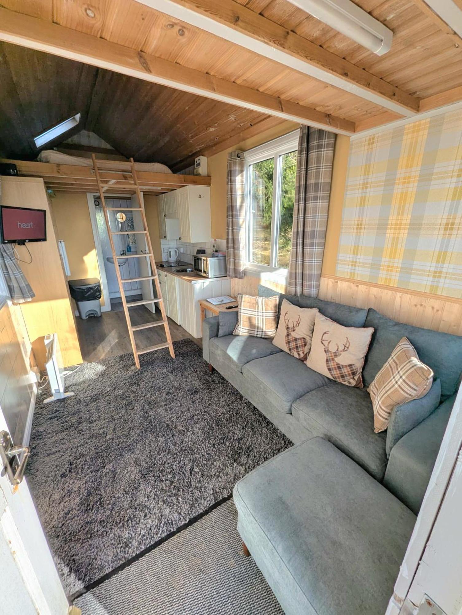 فيلا Blair Tiny House With Private Hot Tub - Fife - Loch Leven - Lomond Hills دنفرملاين المظهر الخارجي الصورة